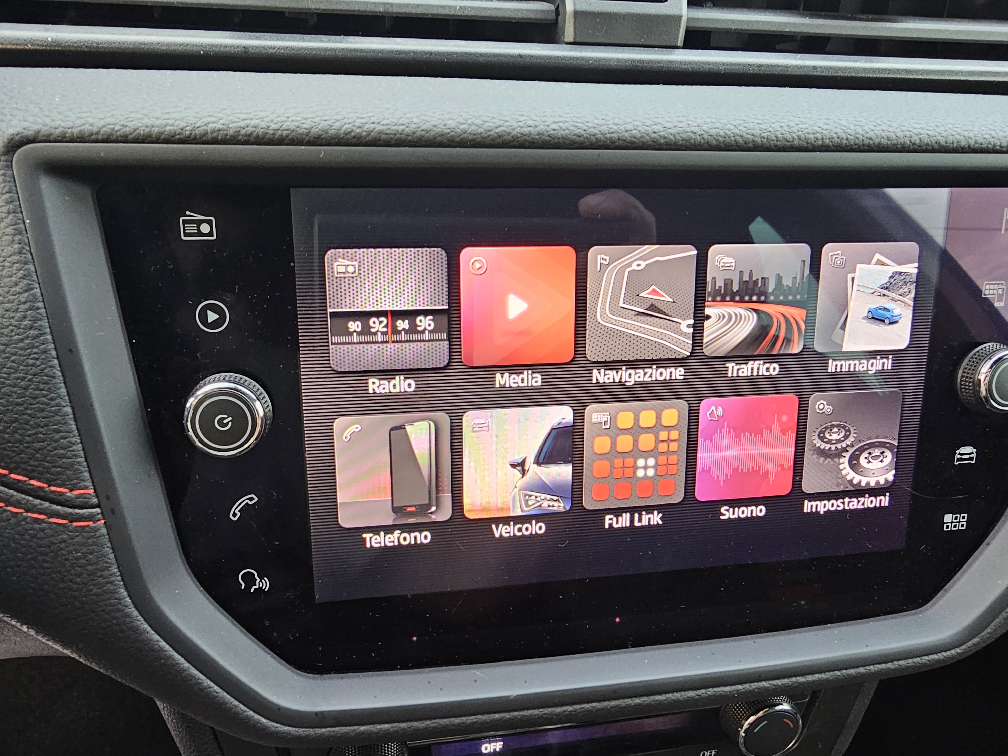 Seat <span>Arona FR 