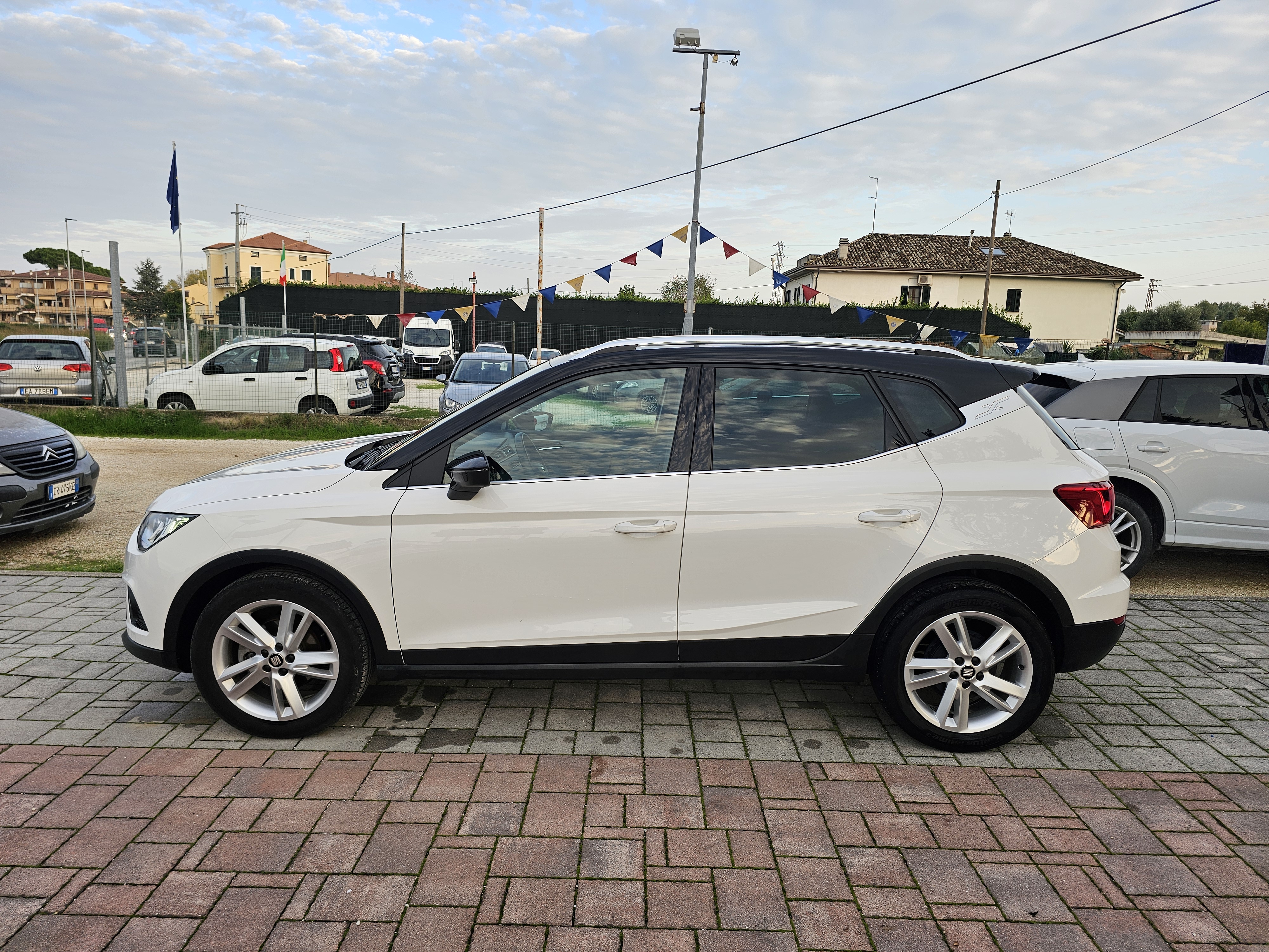 Seat <span>Arona FR 