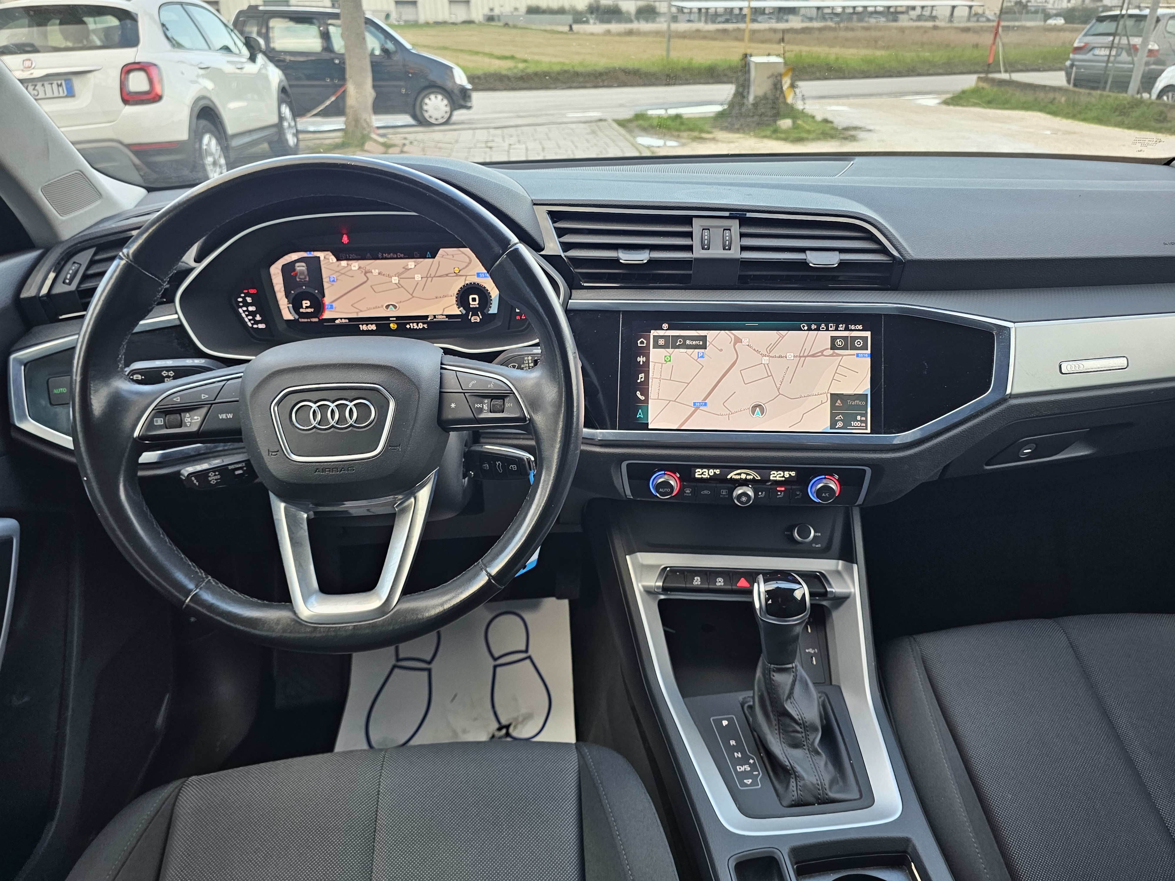 Audi <span>Q3 BUSINESS  