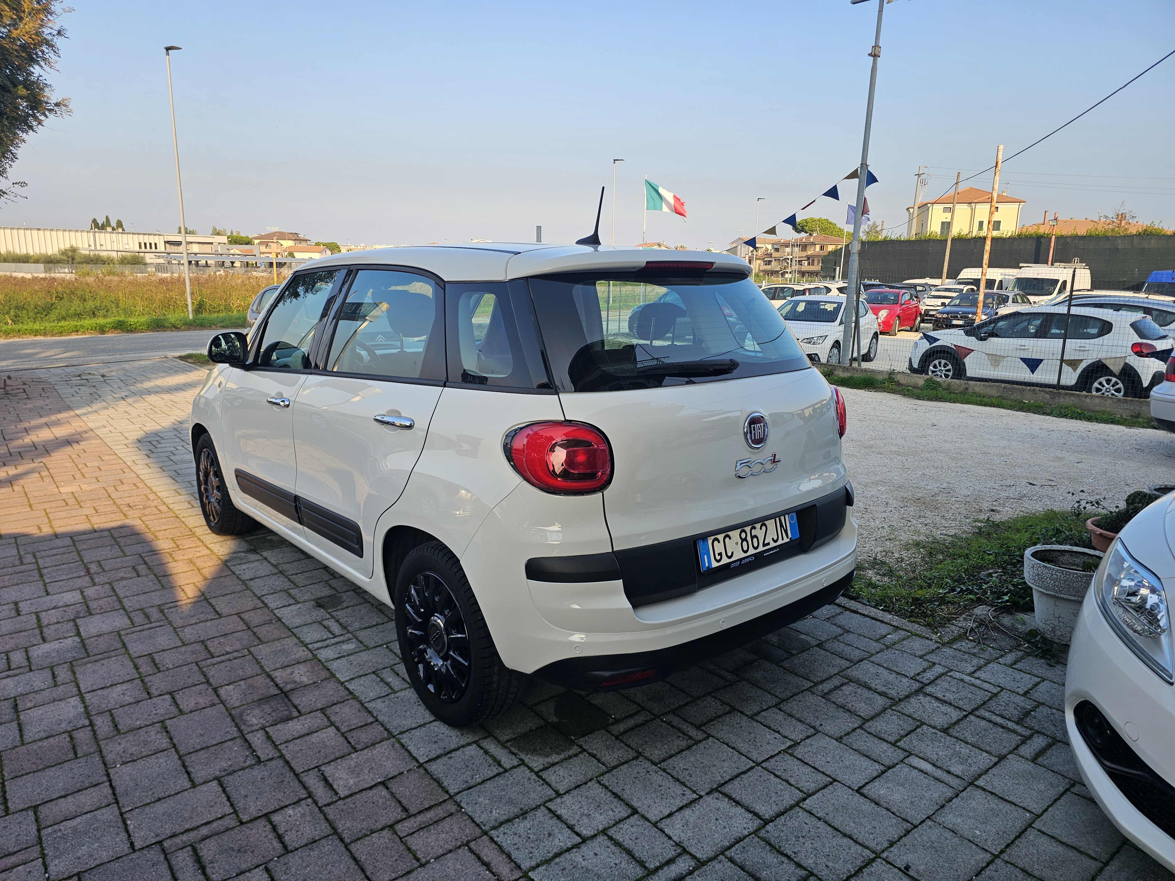 Fiat <span>500L MIRROR 